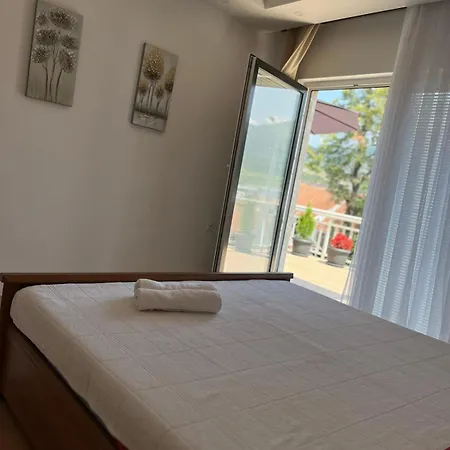 Апартаменты Emina Free Garage *