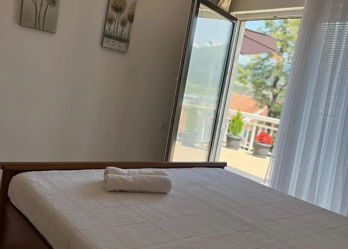 Apartman Emina Free Garage *